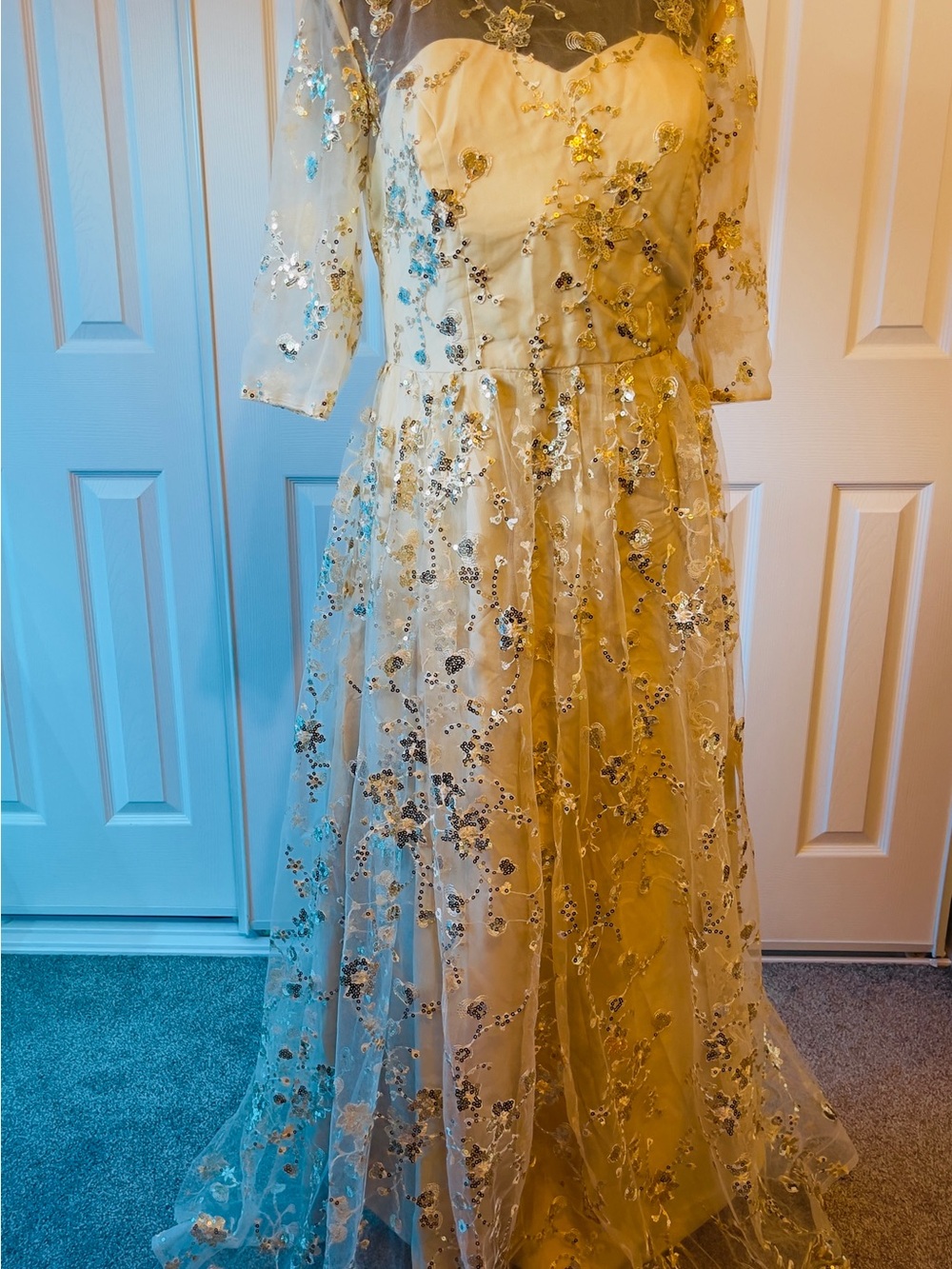New Large (12-14) Elegant Ivory Floral Embroidered Evening Dress